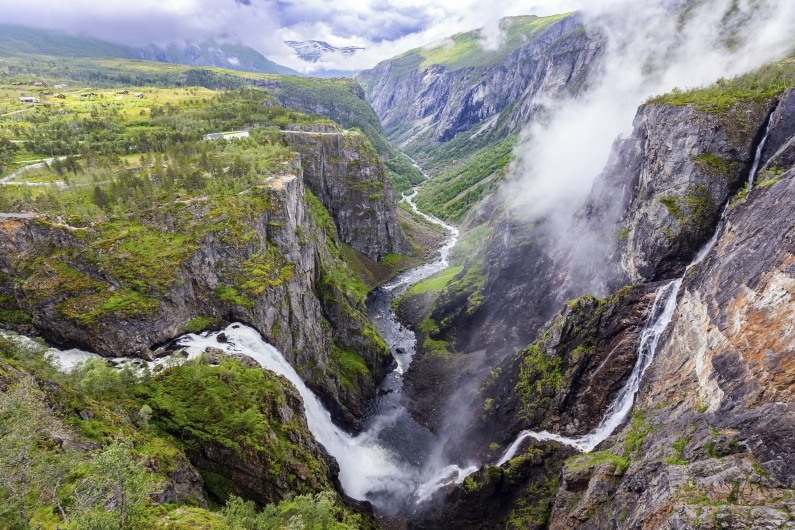 Spektakuläre Ansicht des Wasserfalls Vøringfossen